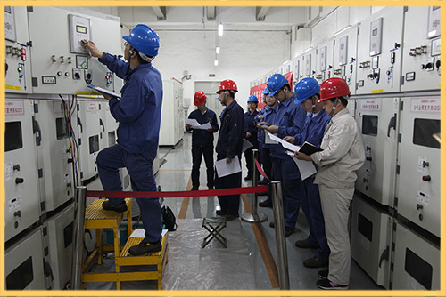 任丘熱電公司電氣二次班舉行低壓開關和RCS-9626綜保校驗小現場比賽。.JPG